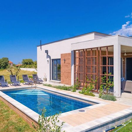 Villa Lily Galižana Exterior foto